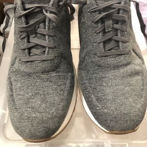 Vince Men’s Terry Grey Sneakers Size 10 Gently Worn No Box